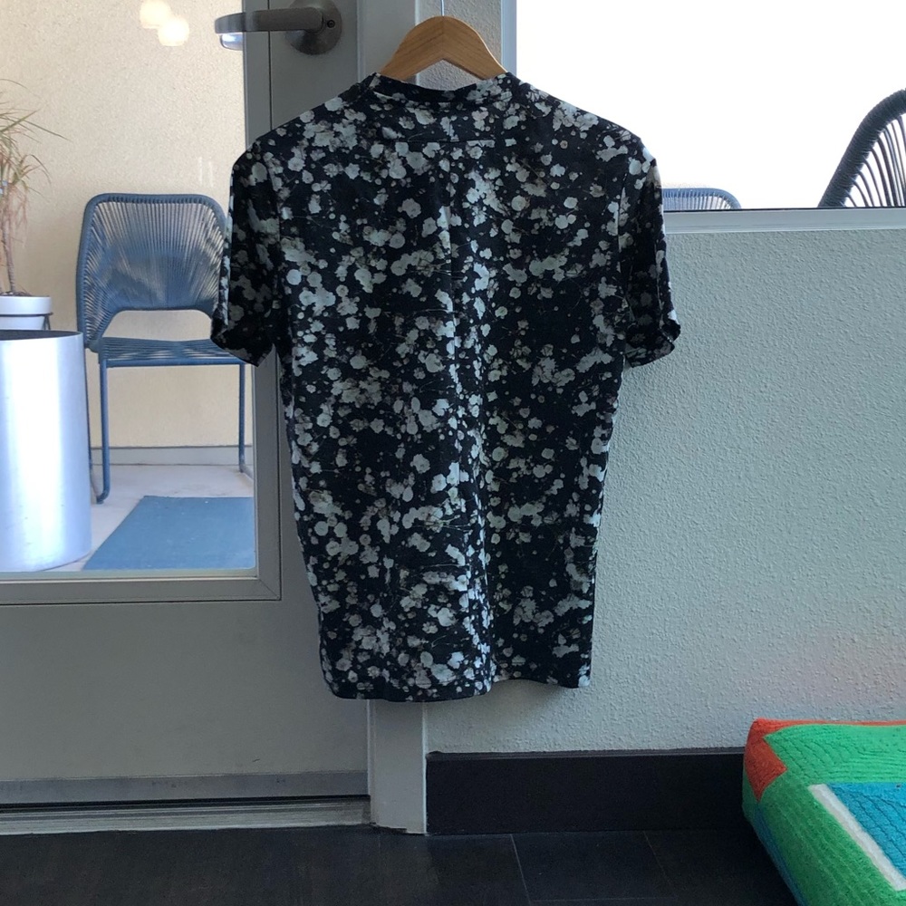 Givenchy T-Shirt - Picture 2 of 4
